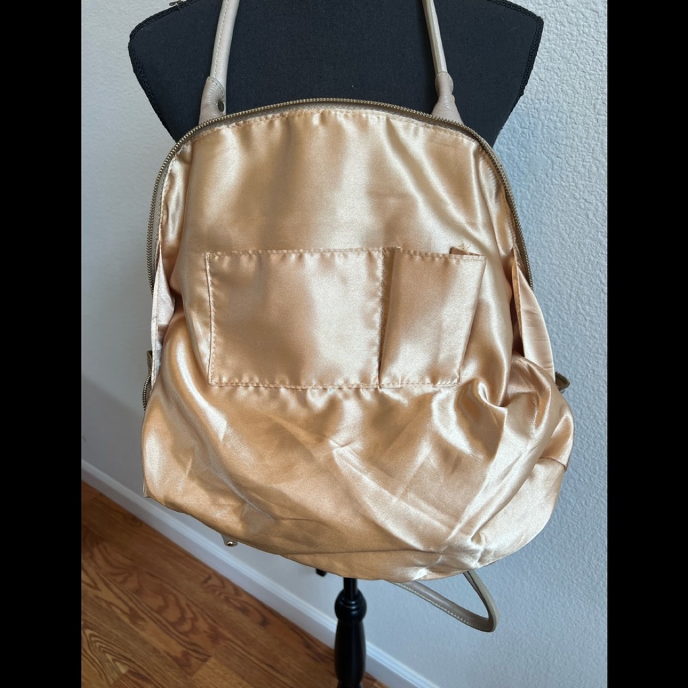 Ladies Handbag - Picture 3 of 8